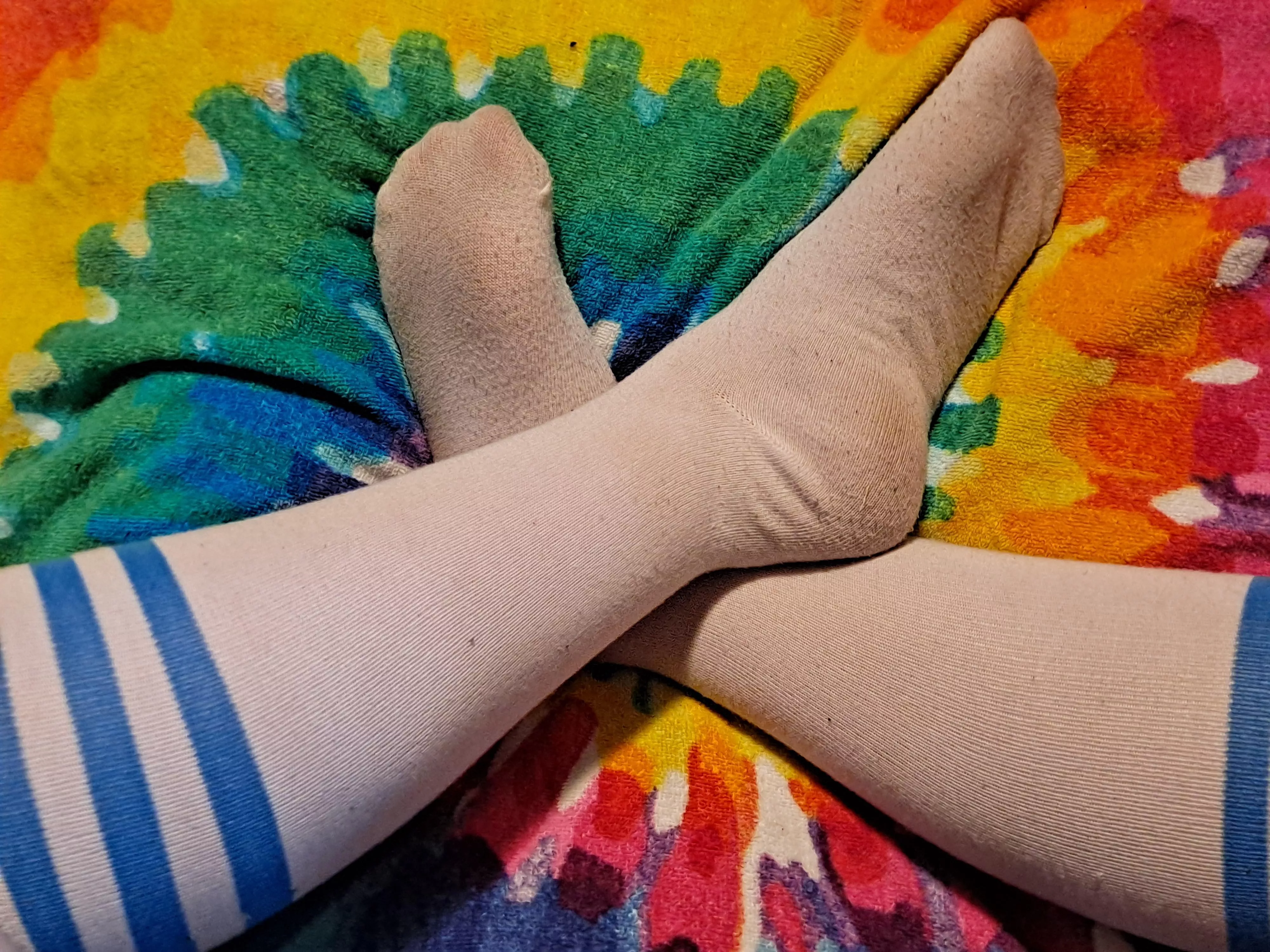 I love when guys sniff my socks ❤