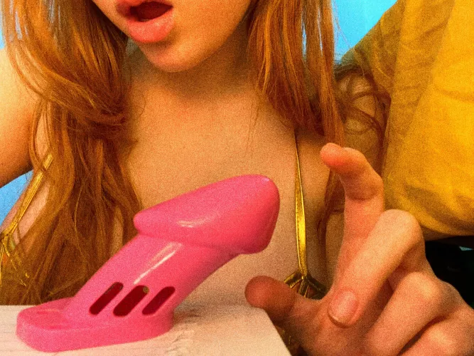 I might have to find a smaller cage…👀 [domme]