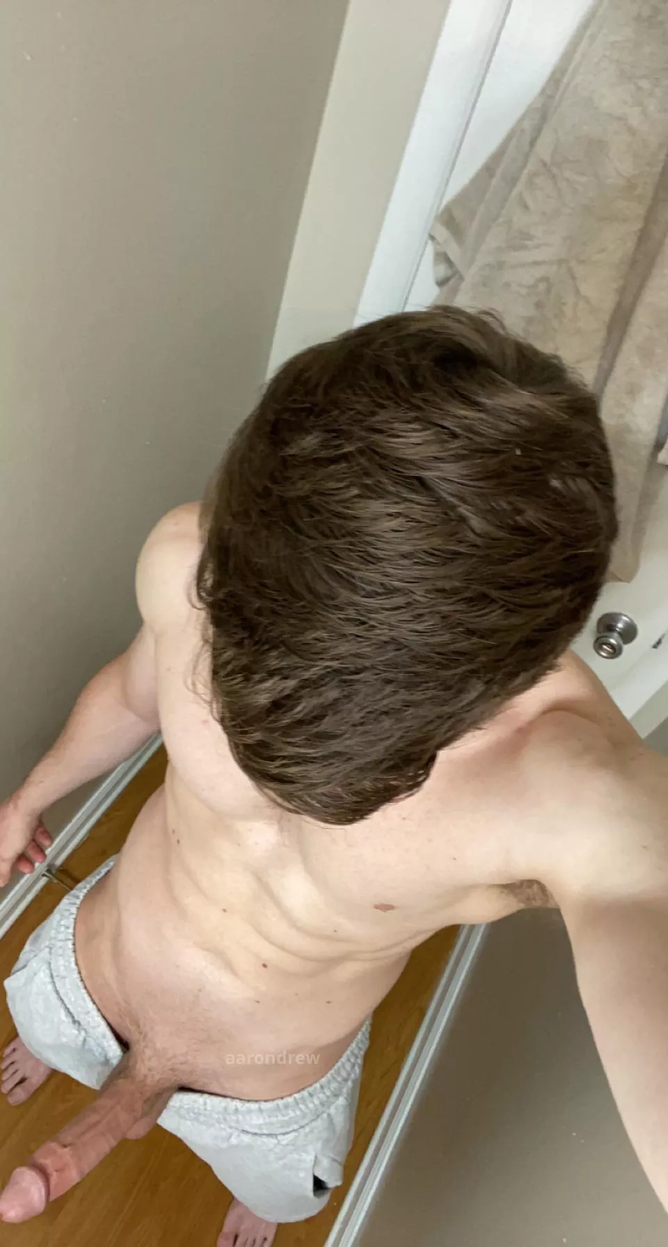 I need a bro that’s always ready to serve my cock.