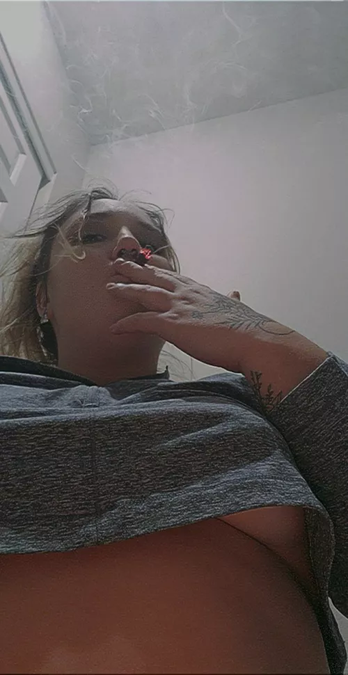 I need someone on my lap lookin up at me 🤤