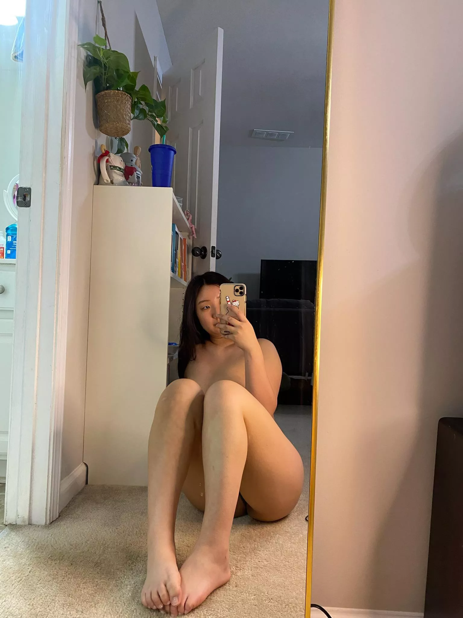 I need someone to suck my toes ☺️