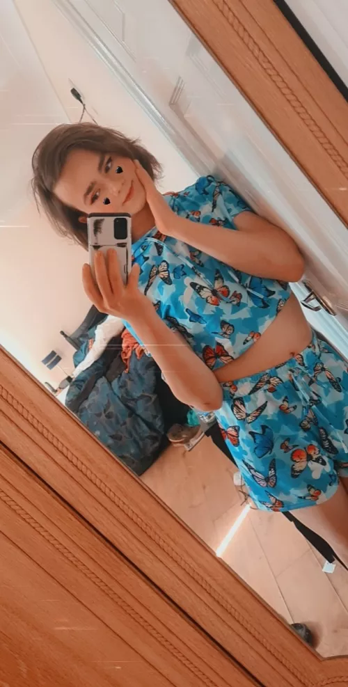 I need summer to hurry up!! I need to wear this out 😫