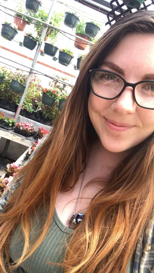 I never post pics this PG! But I look cute in these glasses ♥️