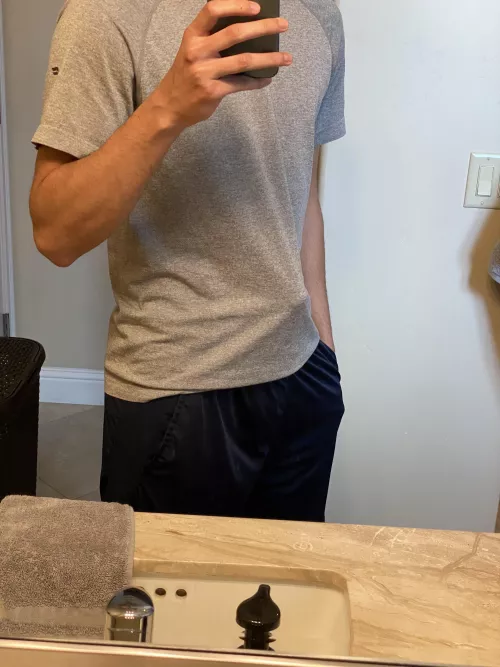 I never understood how people hide their boners in their waistband