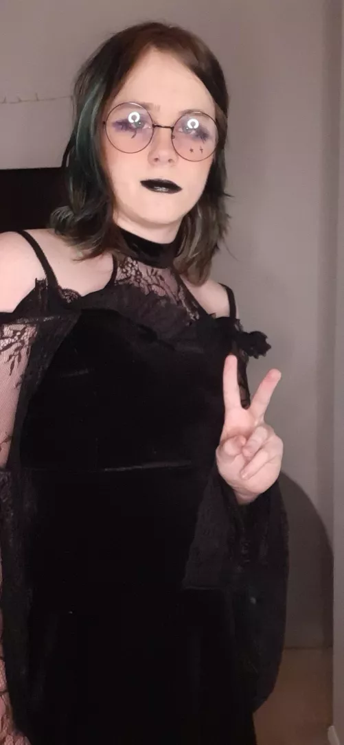 I show up to a date looking like this 😚