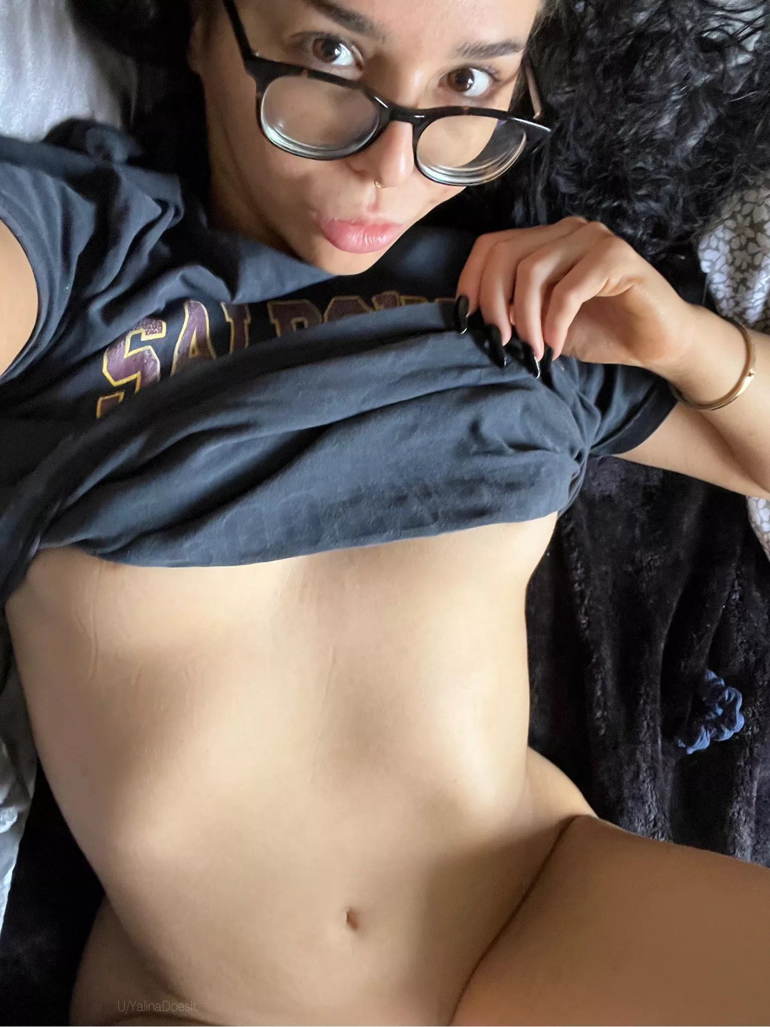 I think I look sexier with glasses than without π€·π»ββοΈ wanting to get a few pairs so I can change it up! I think I look sexier with glasses than without π€·π»ββοΈ wanting to get a few pairs so I can change it up!