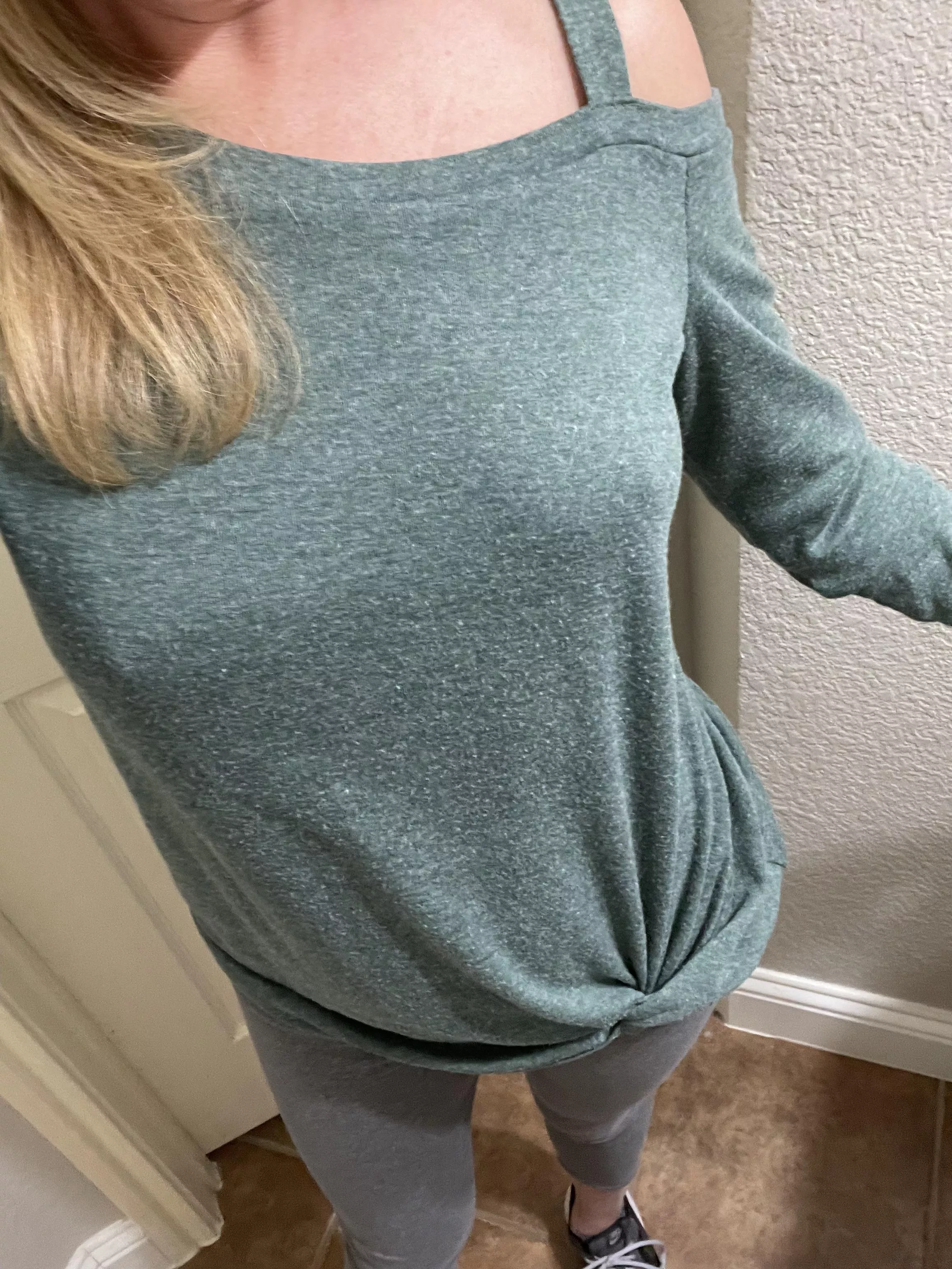 I think I saw you in the milk aisle at the grocery today. My nipples were very hard (F) 45