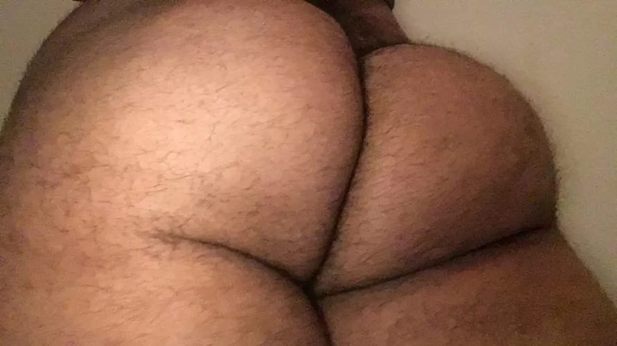 I want to sit on someone’s face so bad 😭 hmu! My dms are open or hmu on Snap: cumgress Twitter: whoistylerkim