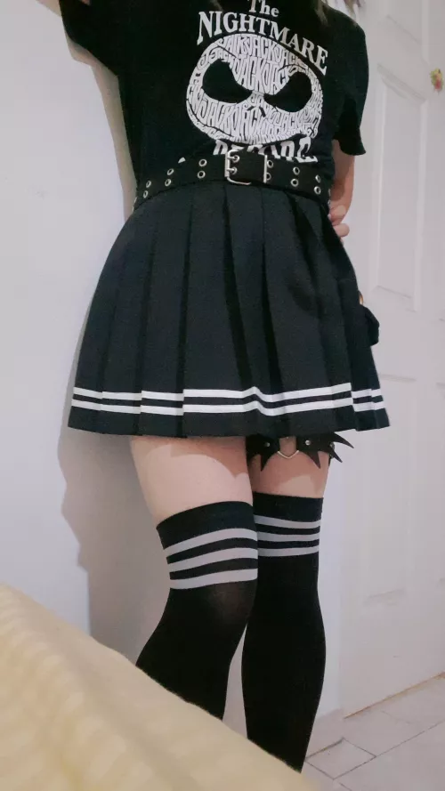 I was gonna scrap this but I saved it cause Thighs