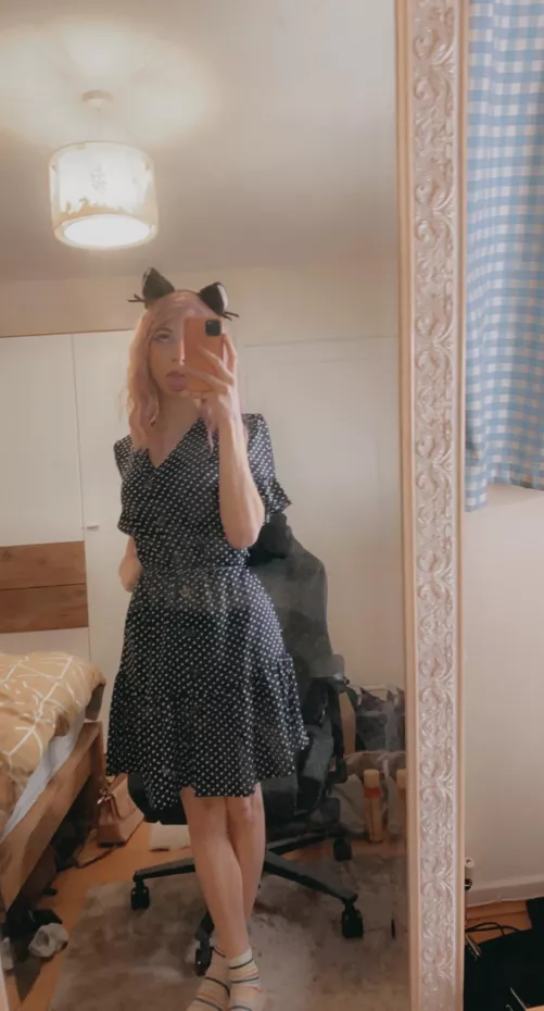 I wish I was your trophy wife