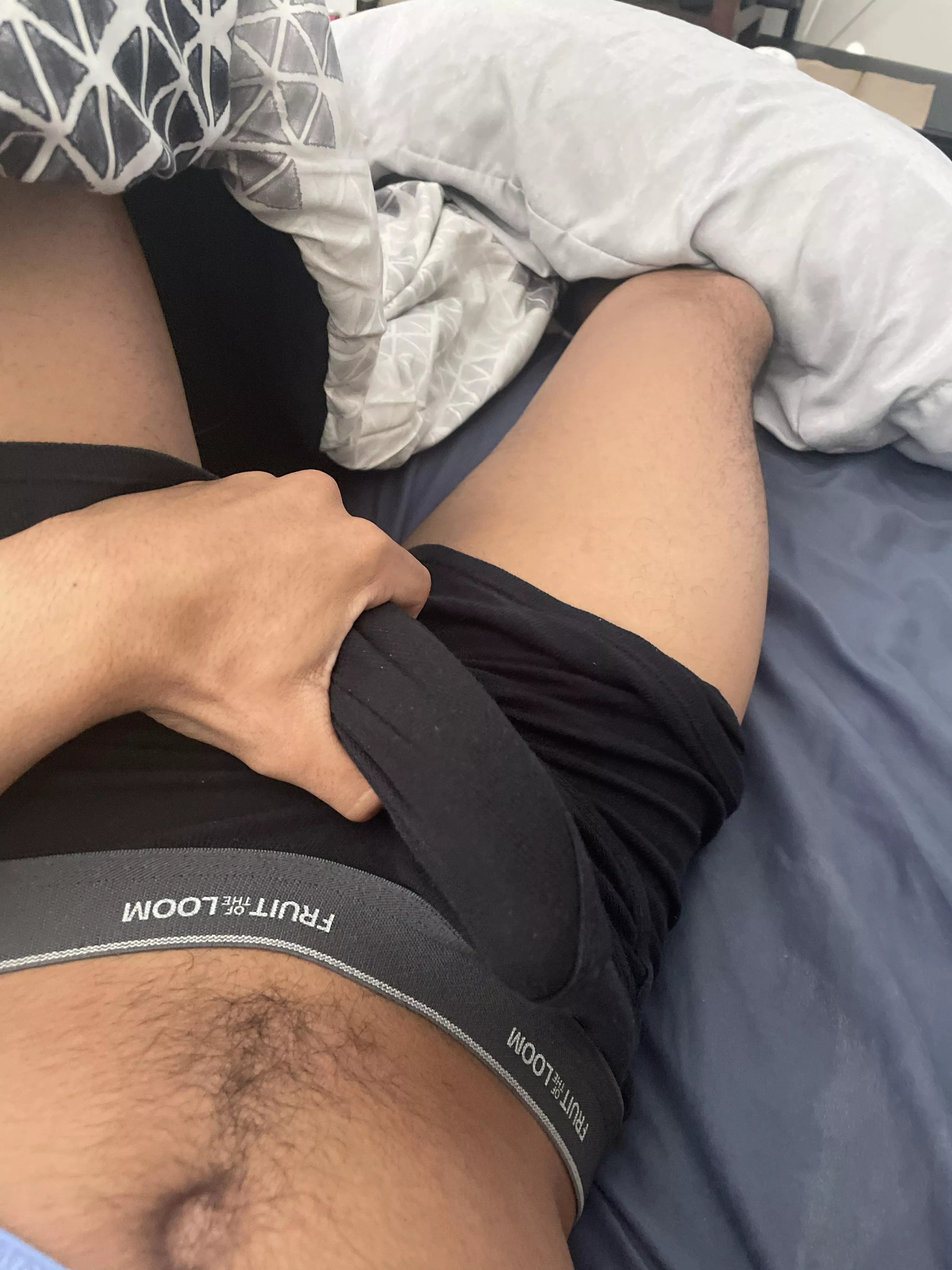 I woke up throbbing 😫.. now who wants to help make it explode ?
