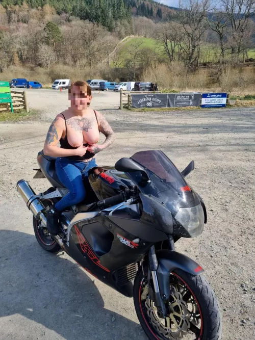 I wonder if the guys in the van had any idea what I was doing