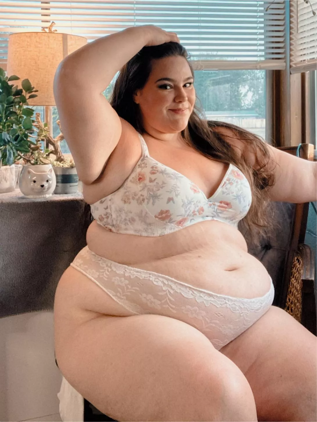 Idk why but white lingerie always looks so gorgeous β₯οΈ I look like a beautiful dessert ready to eat π§π§π§ what part would you taste first? Idk why but white lingerie always looks so gorgeous β₯οΈ I look like a beautiful dessert ready to eat π§π§π§ what part would you taste first?
