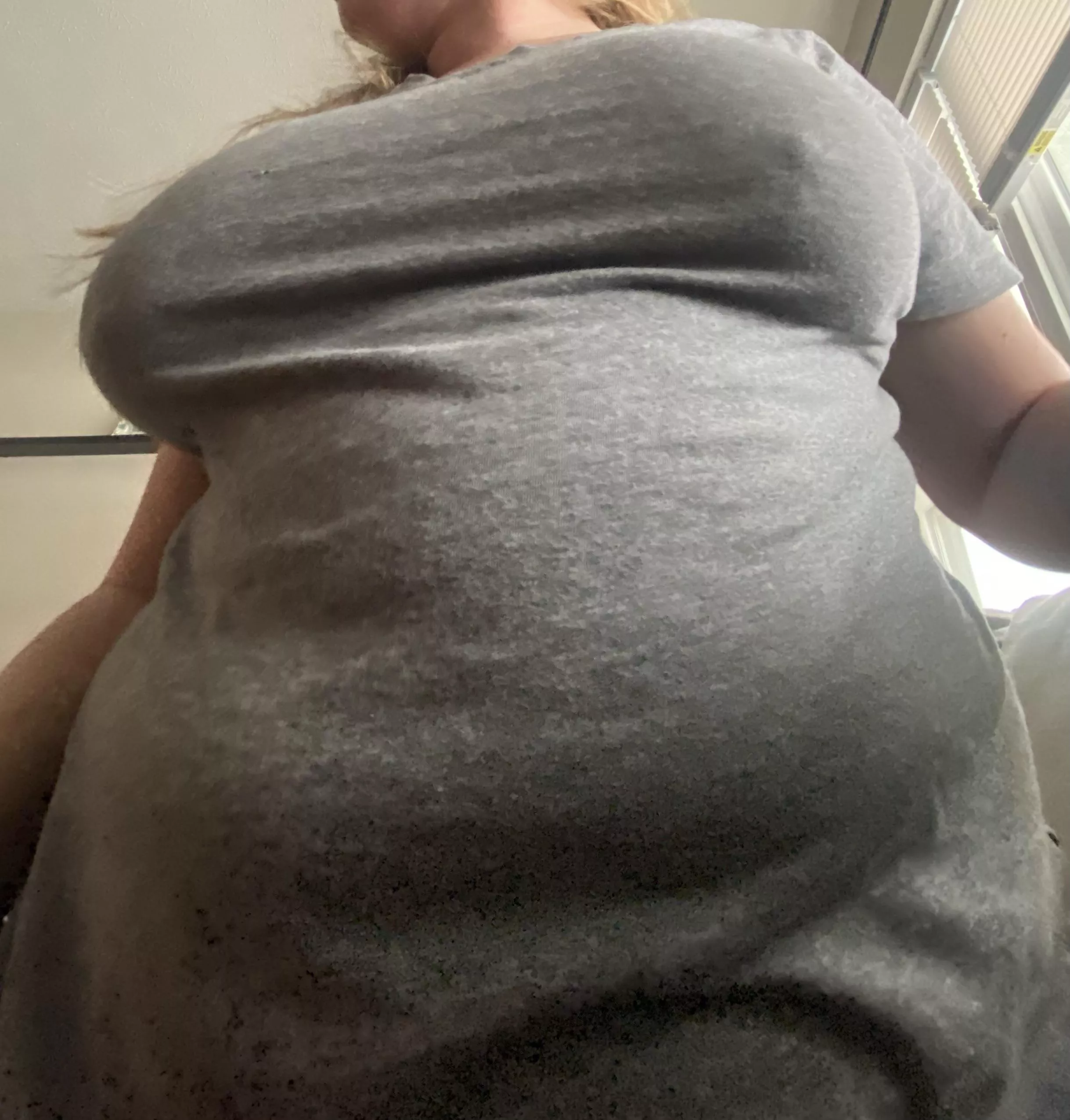 If interested in tribbing my wife. Do this pic I’ll send nudes after that. Dm or kik is same.