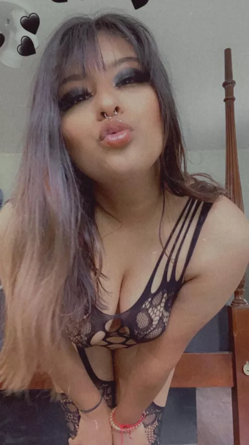 if u want me to suck ur cock my only requirement is that u cum on my face.