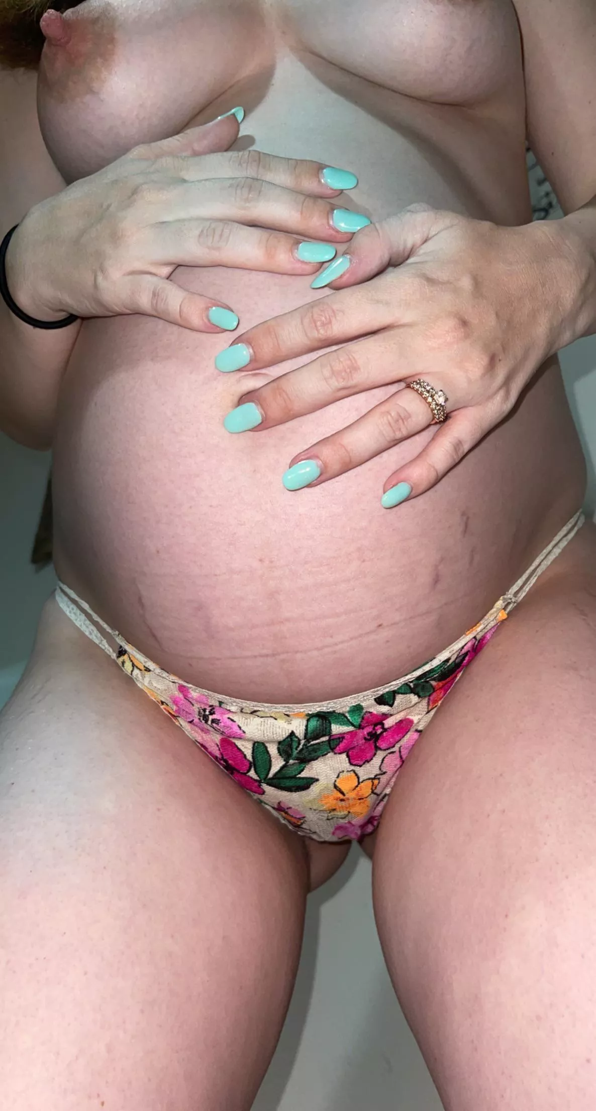 If you could have these panties right now, would you pleasure yourself to my scent?🤪