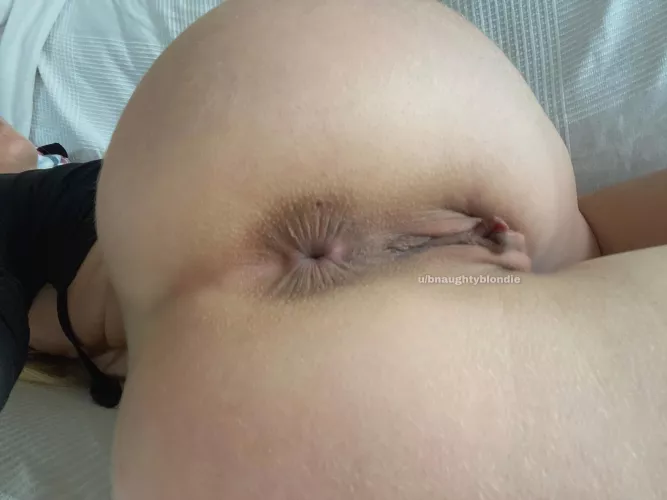 If you stick your tongue in my asshole, i’ll let you fuck it [F]