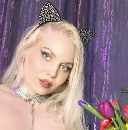 I’ll be a good kitten, promise 😈