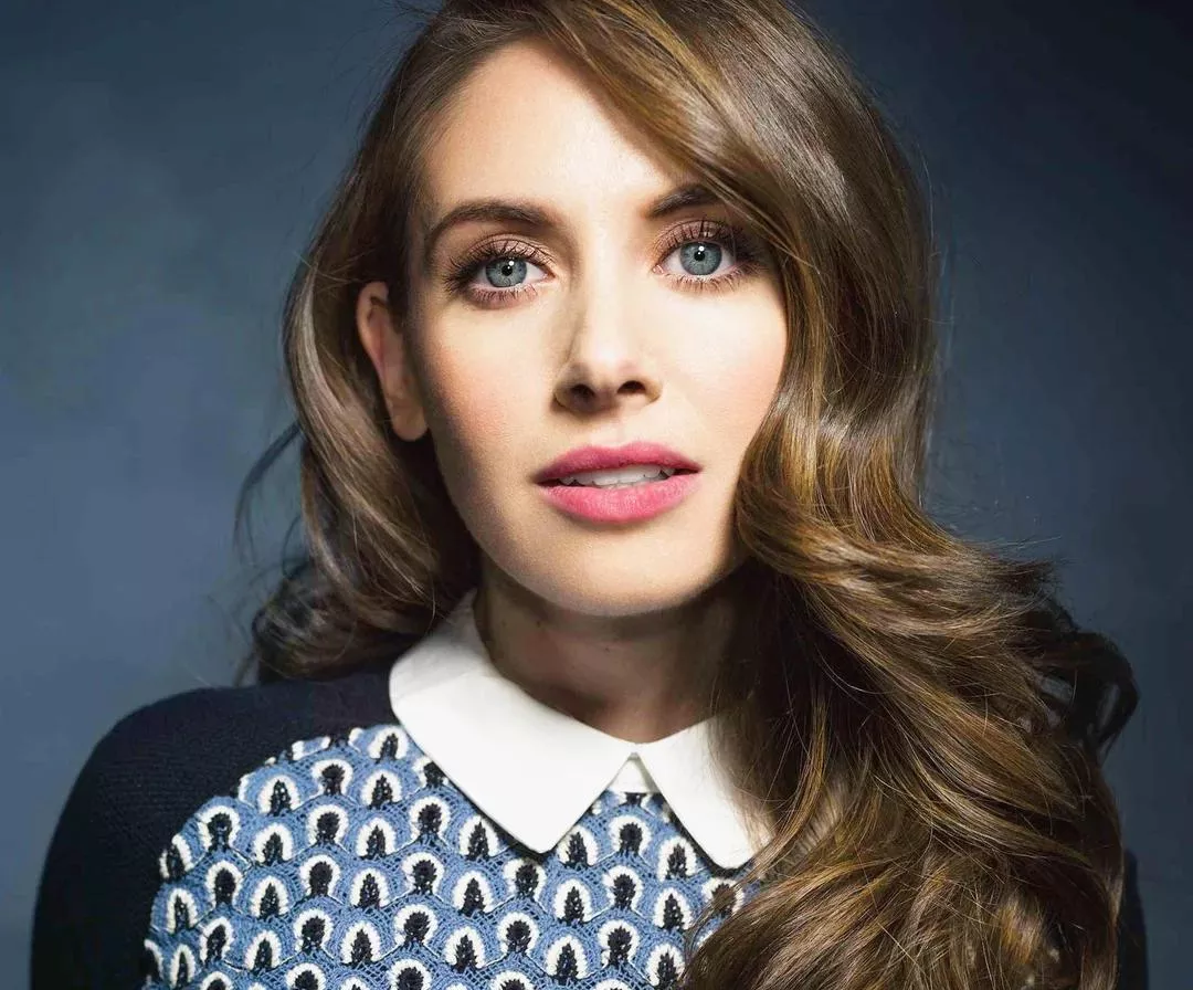 I'll be playing alison brie, Ana de armas or Aubrey plaza in a kinky roleplay