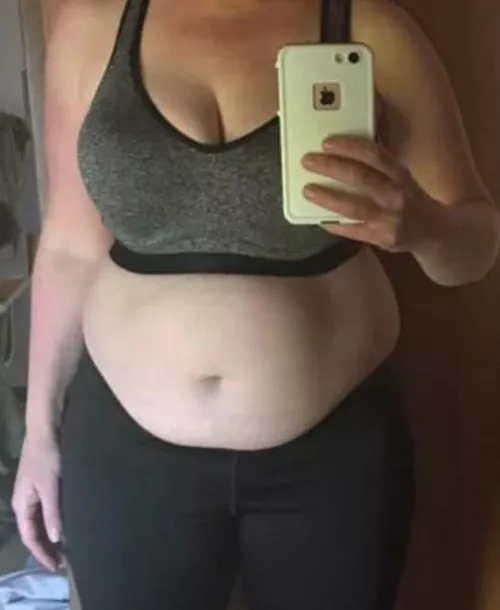 I’m a 22f looking for a strong confident woman to stuff me silly. I’m new to the community, Looking for encouragement and will provide pics in exchange for meals!