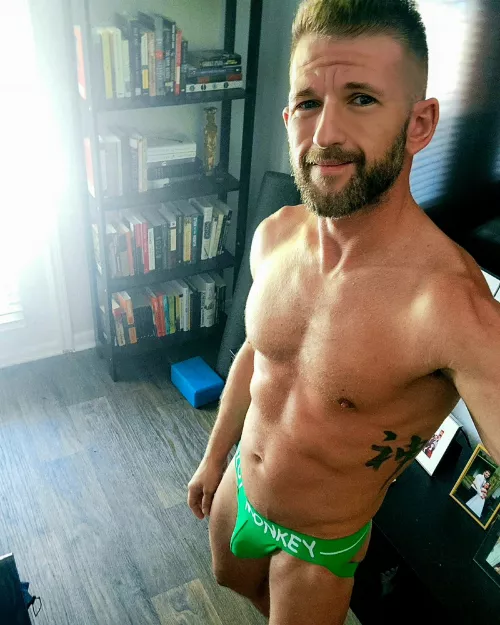 I'm a big slut monkey 😜