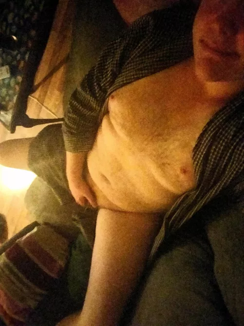 I'm a lot of fun to ride... want to take me for a spin on the couch? (35, Irish, 6'4, 260lbs, kinkster)