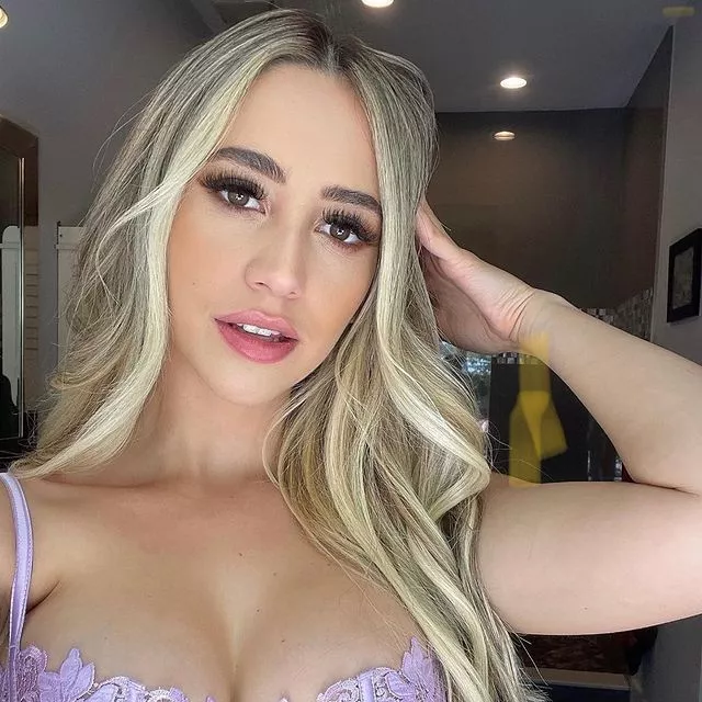 I’m a simple mistress seeking a submissive slave to explore my kinks chat me on Snapchat n_hembrown21 I’m a simple mistress seeking a submissive slave to explore my kinks chat me on Snapchat n_hembrown21