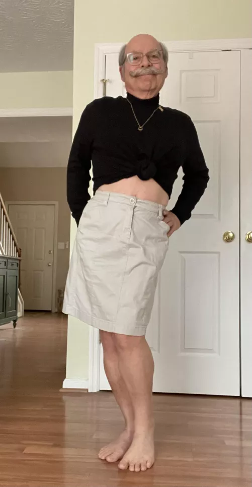 I’m an older femboy, figuring out my fashion style.