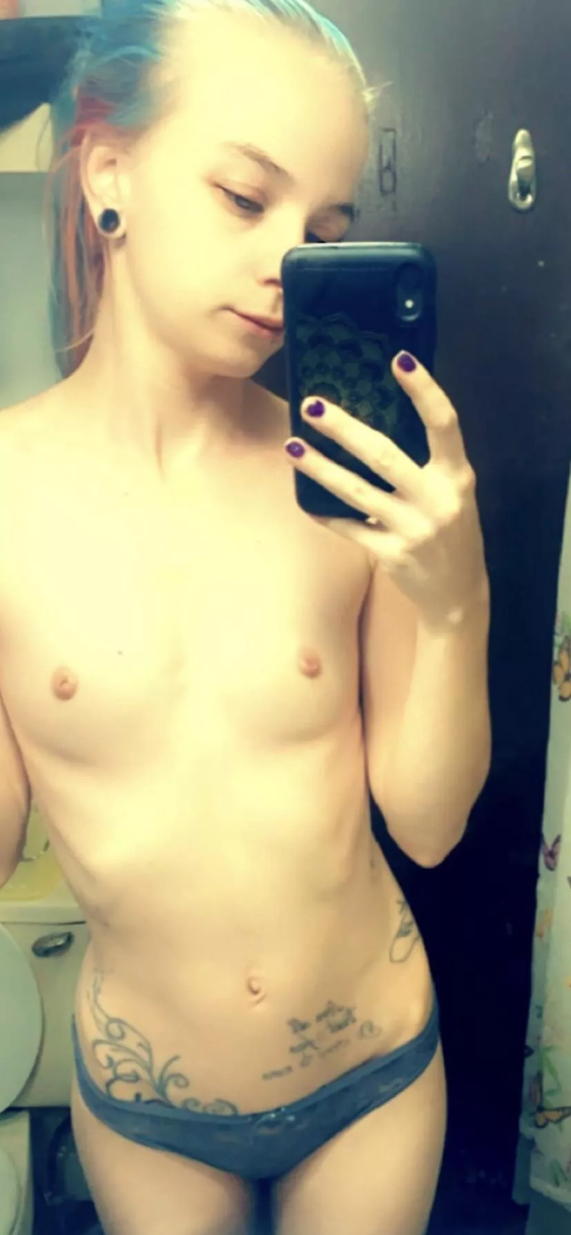 I’m bacccck with my tiny boobs