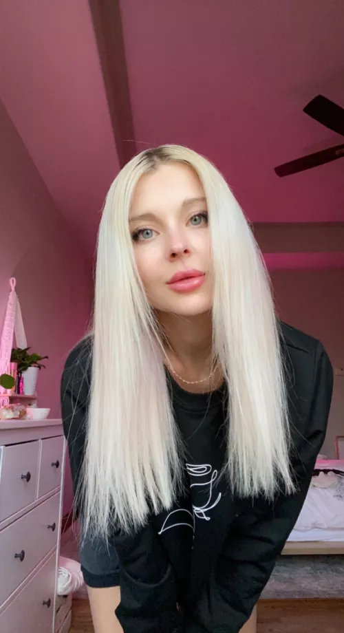 I’m getting my lips refilled today!!! Can’t decide how much to get hehe!