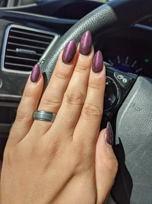 I'm in love with getting my nails done (even though I'm a femboy). DM's open.