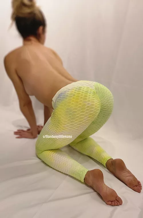 I'm loving these new pants! they make it look so grab-able, don't you think?