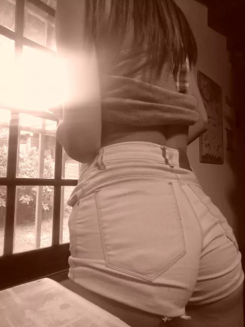 I'm online and I want to play with you for a while