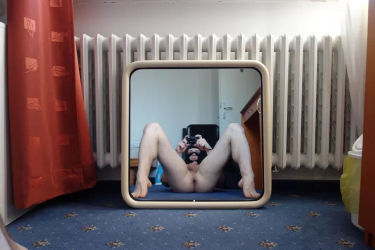 I'm pretty sure I can surprise you ❤️! (23, GAY) The LINK is in my profile bio/description 😈