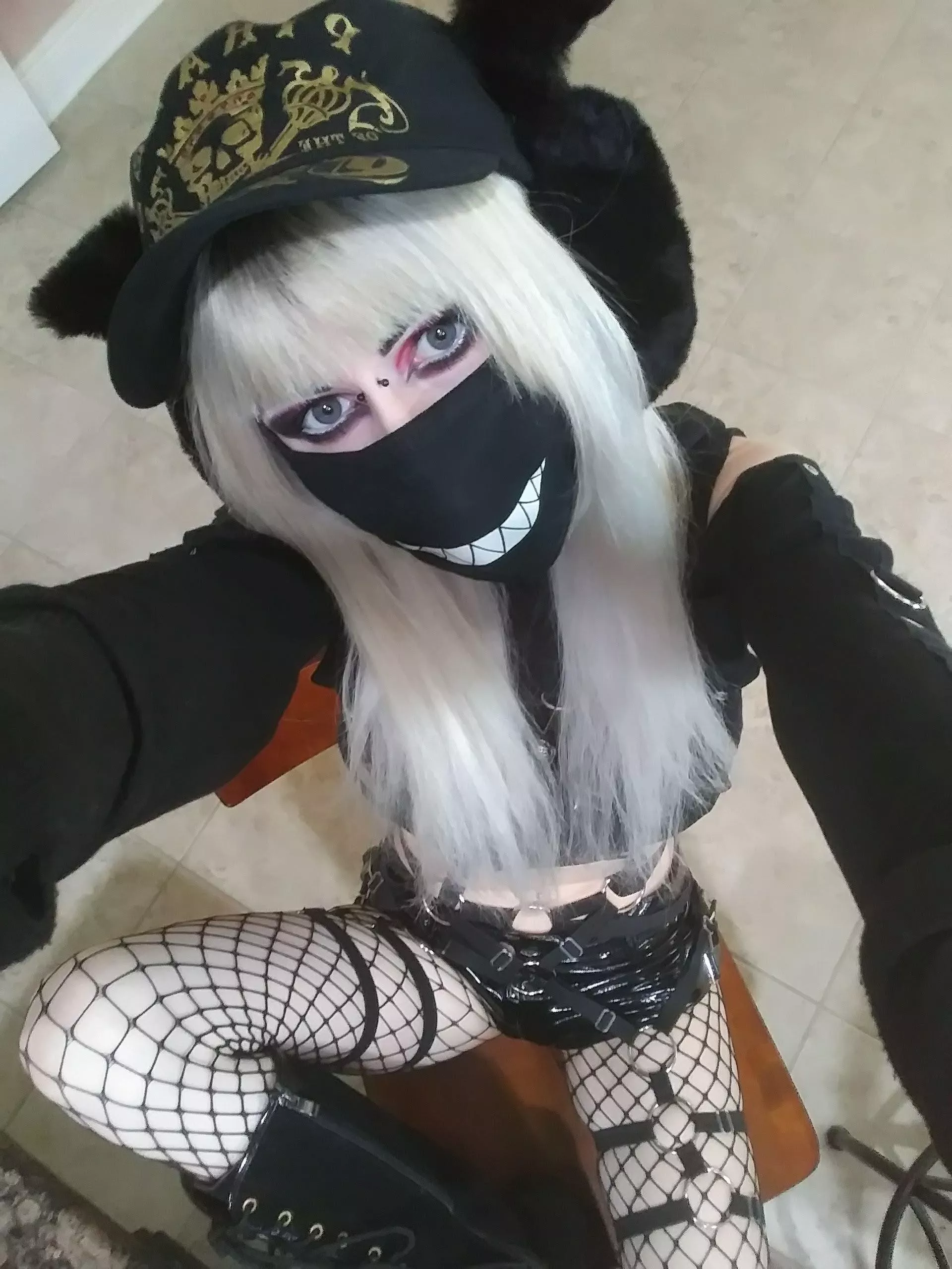 I'm ready to go to my first concert since covid! Would you go with me? 😈🥰