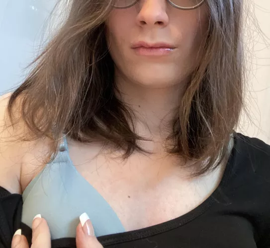 I’m trans but I’m starting to get sissy urges… idk how long i can resist them…