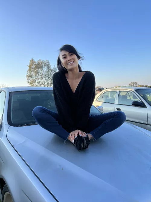 I'm young and innocent but looking to get naughty 😈