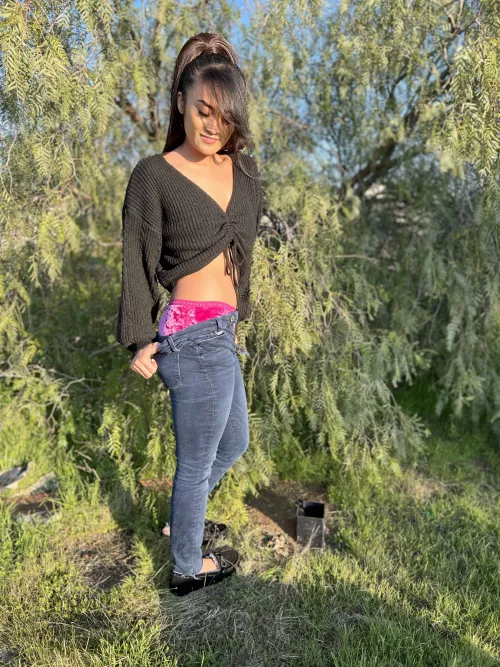 I'm young and innocent but looking to get naughty 😈