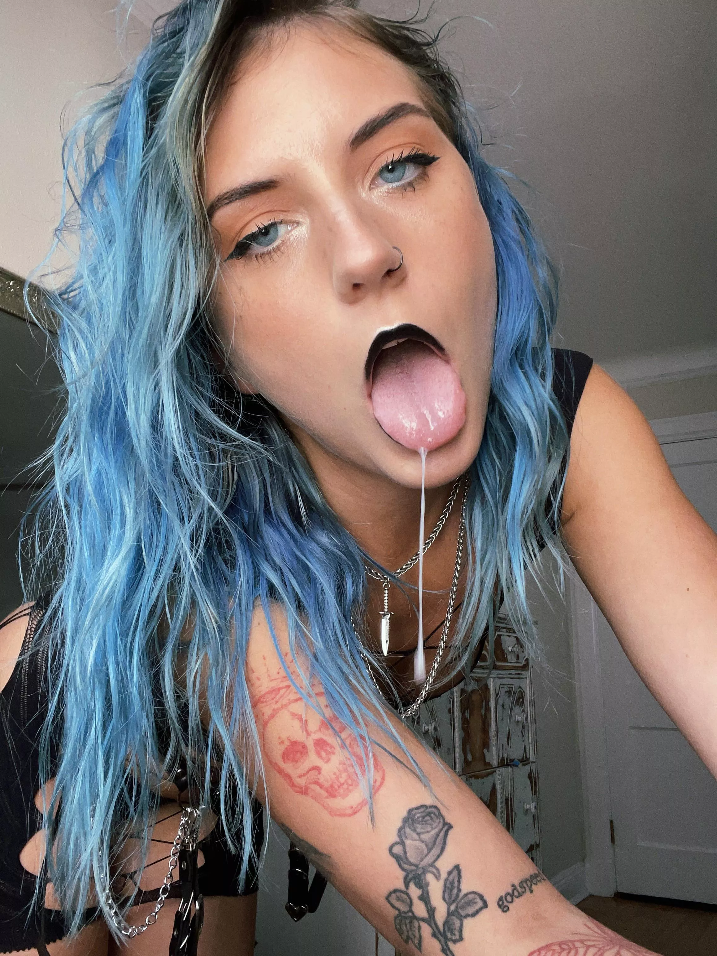 Imagine me sucking your dick 🥺