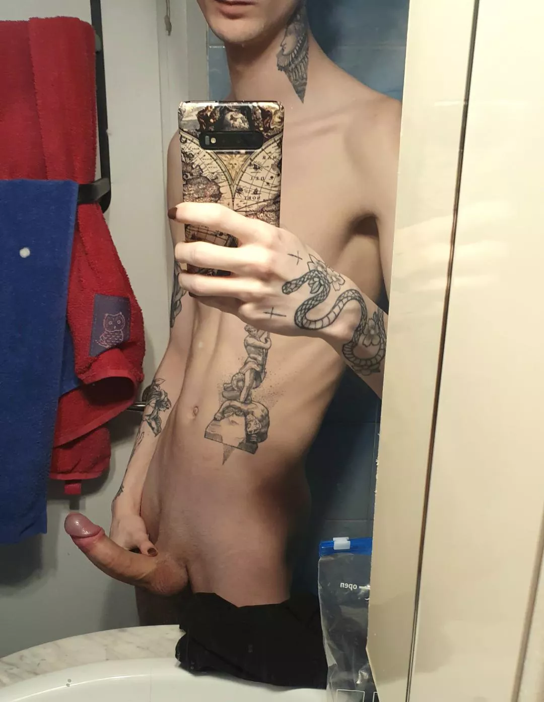 Inked bottoms are underrated 🥺