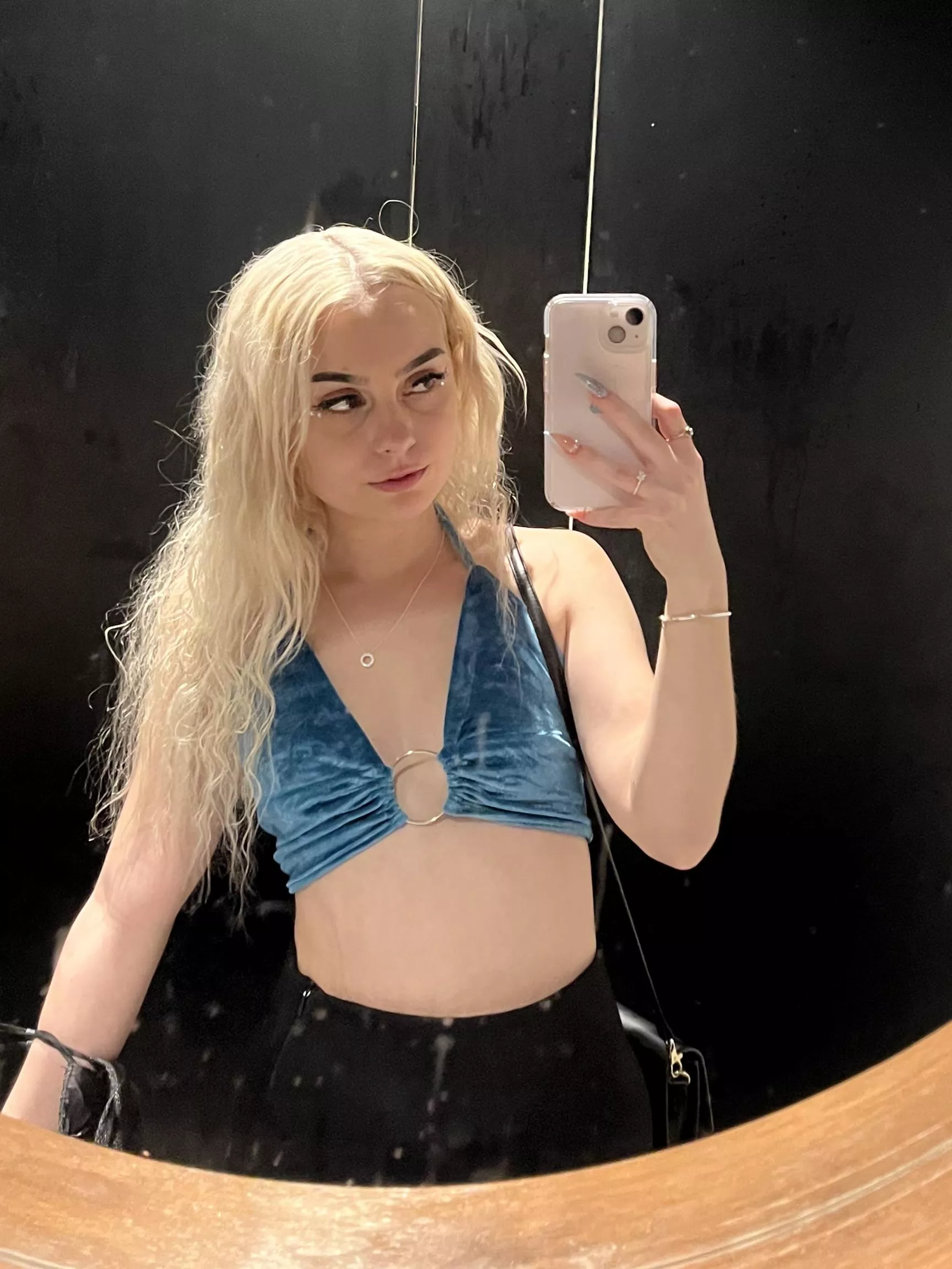 Insta: dreamyevie