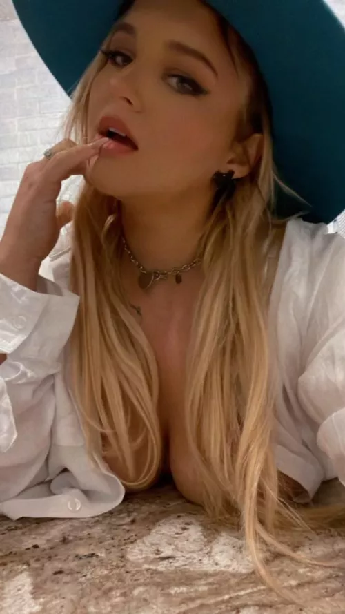 Is it the tits or the shirt