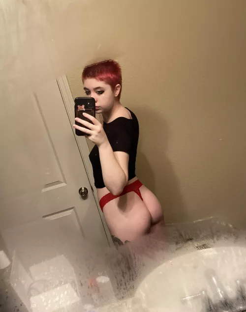 is my butt too small? be honest 😩