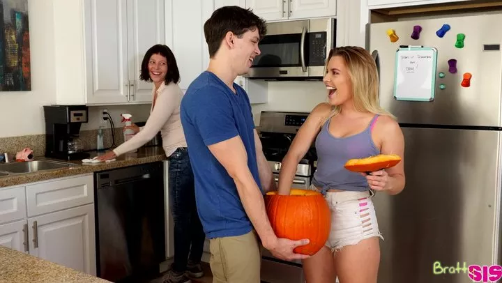 is there a sub for this genre of hidden handjobs or something irl?