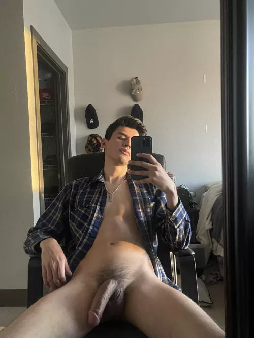 It’s flannel Friday boys. Here’s my flaccid massive cock