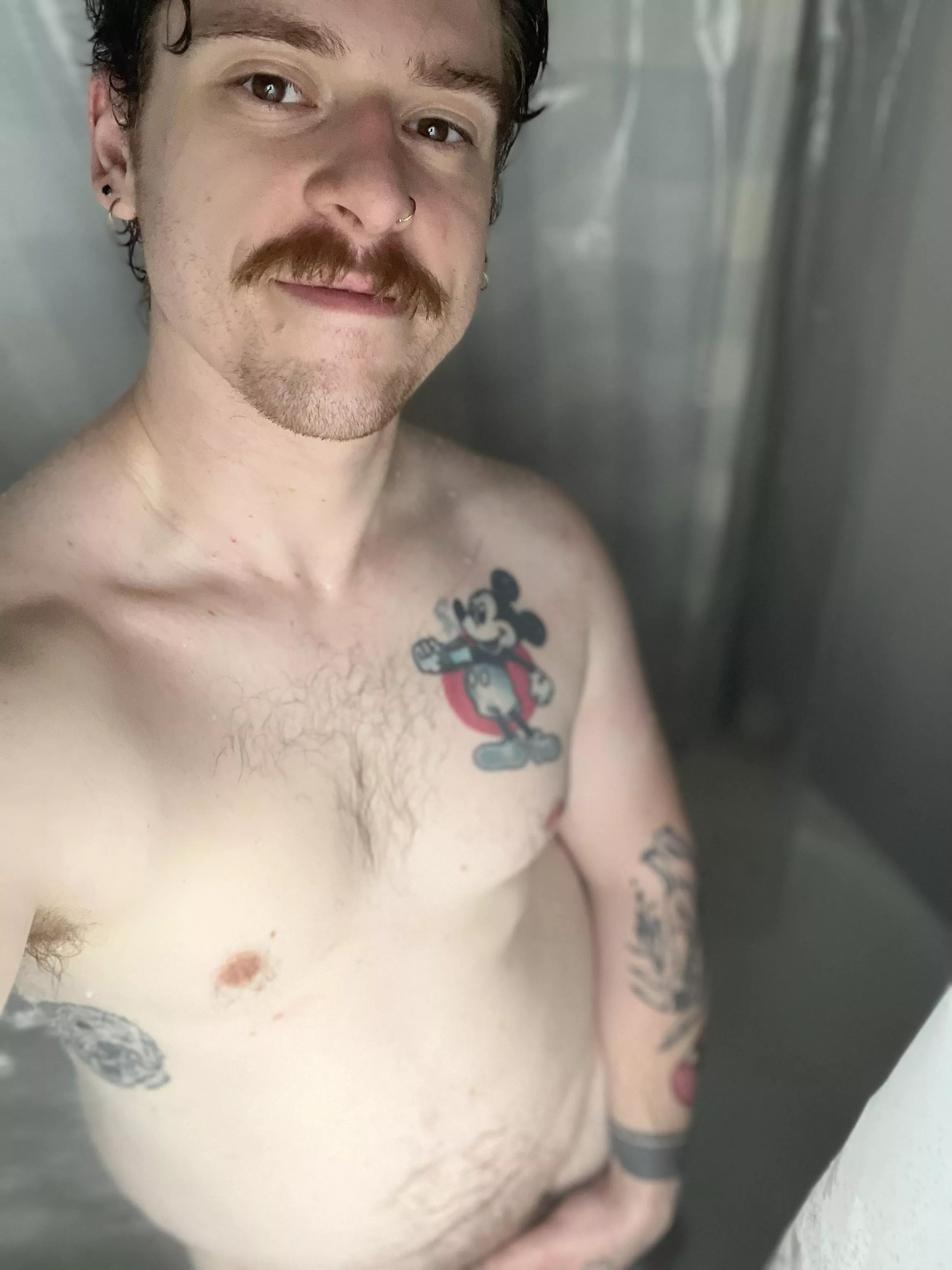 It’s not my fault my shower has the best selfie lighting!