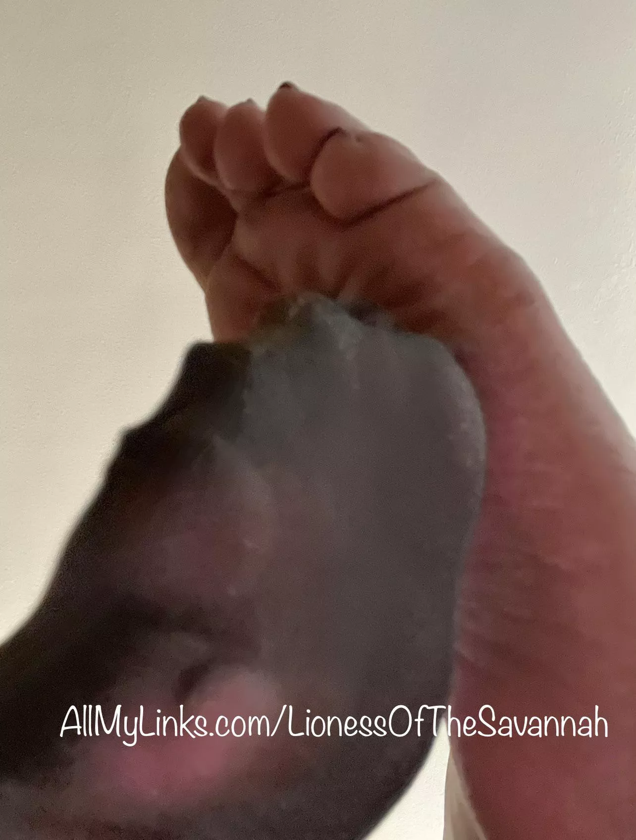Itโs Soles and Stockings Sunday! ๐๐ Do you prefer soles or stockings?! ๐๐ Hereโs a bit of both! ๐ฅฐ (F) Itโs Soles and Stockings Sunday! ๐๐ Do you prefer soles or stockings?! ๐๐ Hereโs a bit of both! ๐ฅฐ (F)