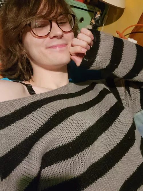 It's still Femboy Friday somewhere (so I got on my cute sweater)