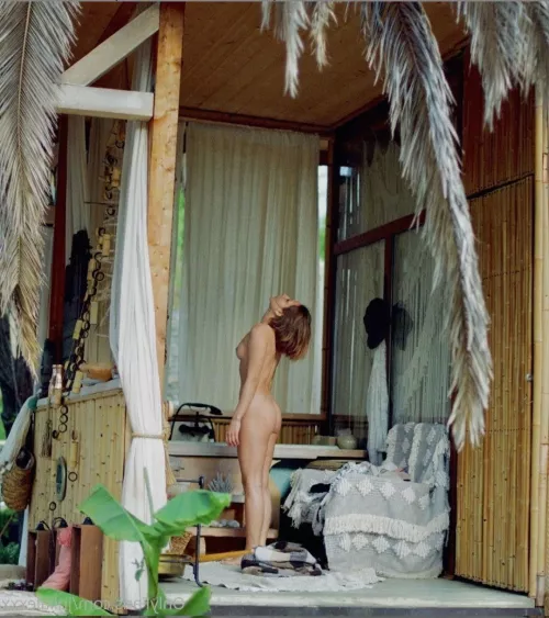 i've been told i have those breeding hips, we could make use of them?