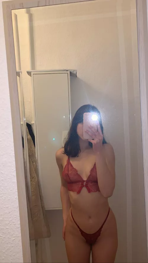 Joyn me on onlyfans, first 5 days free and the first 3 months 15% off xoxo 🤍 link in comments